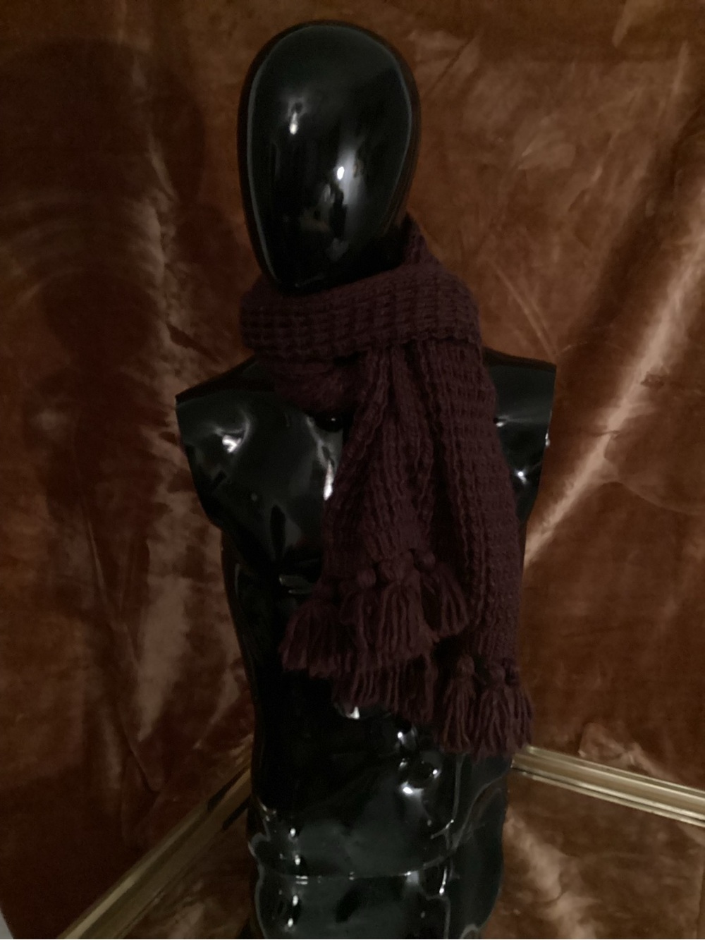 Chunky Knit Tassel Scarf in Deep Plum